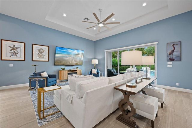 9236 Crestview Circle, Palm Beach Gardens, FL 33412
