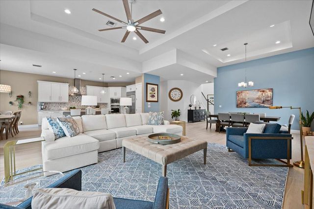 9236 Crestview Circle, Palm Beach Gardens, FL 33412