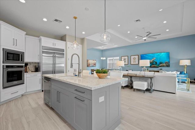 9236 Crestview Circle, Palm Beach Gardens, FL 33412