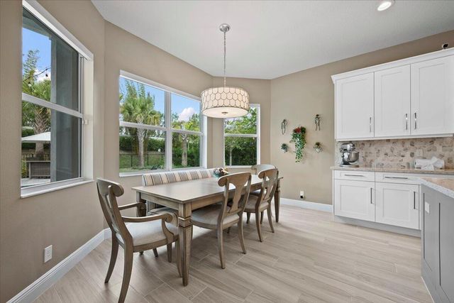 9236 Crestview Circle, Palm Beach Gardens, FL 33412