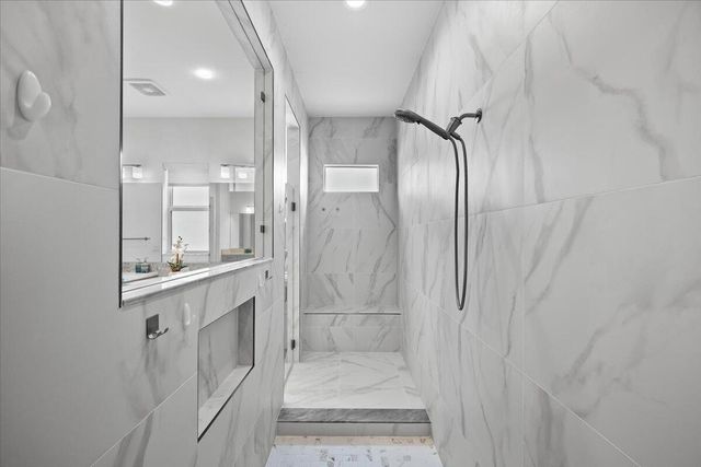 9236 Crestview Circle, Palm Beach Gardens, FL 33412