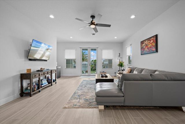 9236 Crestview Circle, Palm Beach Gardens, FL 33412