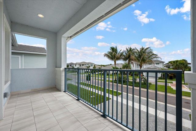 9236 Crestview Circle, Palm Beach Gardens, FL 33412
