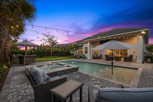 9236 Crestview Circle, Palm Beach Gardens, FL 33412