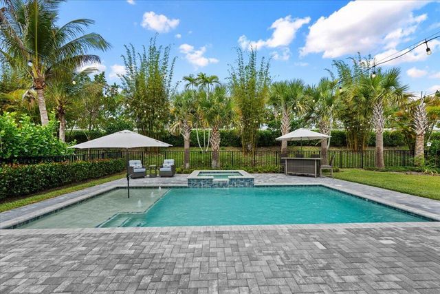 9236 Crestview Circle, Palm Beach Gardens, FL 33412