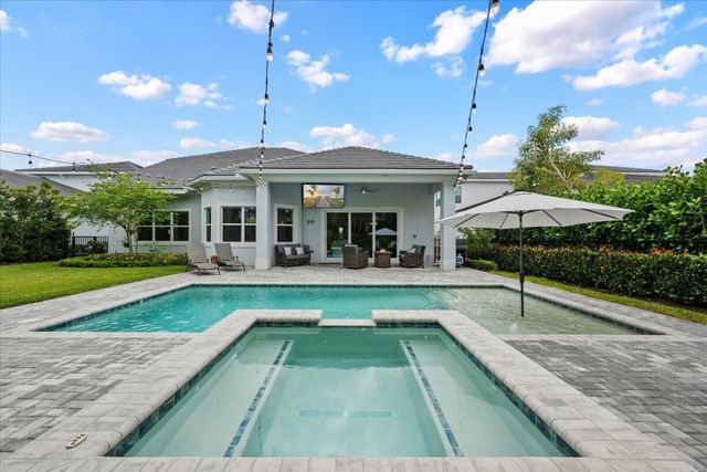 9236 Crestview Circle, Palm Beach Gardens, FL 33412