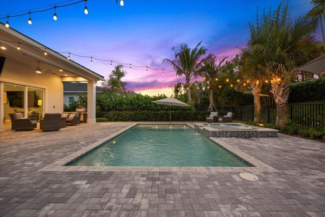 9236 Crestview Circle, Palm Beach Gardens, FL 33412