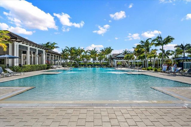 9236 Crestview Circle, Palm Beach Gardens, FL 33412