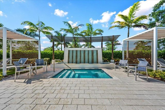 9236 Crestview Circle, Palm Beach Gardens, FL 33412
