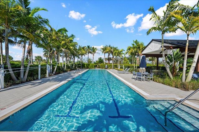 9236 Crestview Circle, Palm Beach Gardens, FL 33412