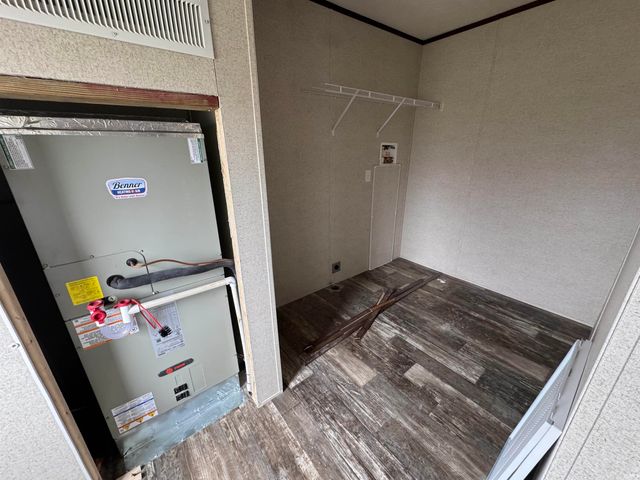 9123 E Pine Road, Bloomfield, IN 47424