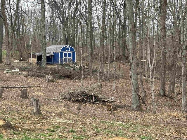 9123 E Pine Road, Bloomfield, IN 47424