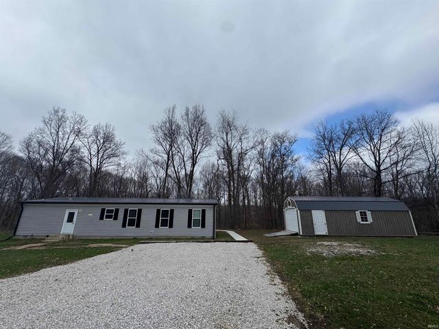 9123 E Pine Road, Bloomfield, IN 47424