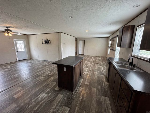 9123 E Pine Road, Bloomfield, IN 47424