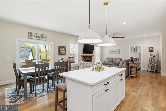 306 DOGWOOD DR, Cross Junction, VA 22625