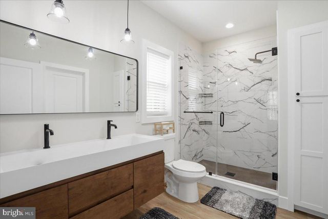 306 DOGWOOD DR, Cross Junction, VA 22625