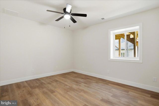 306 DOGWOOD DR, Cross Junction, VA 22625