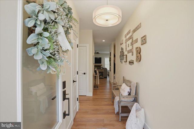 306 DOGWOOD DR, Cross Junction, VA 22625