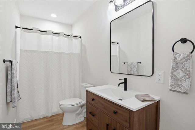 306 DOGWOOD DR, Cross Junction, VA 22625