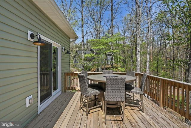 306 DOGWOOD DR, Cross Junction, VA 22625