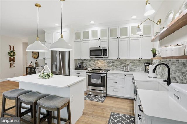 306 DOGWOOD DR, Cross Junction, VA 22625