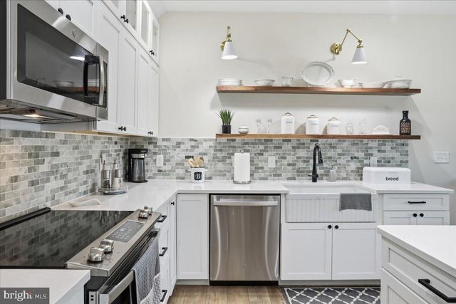 306 DOGWOOD DR, Cross Junction, VA 22625