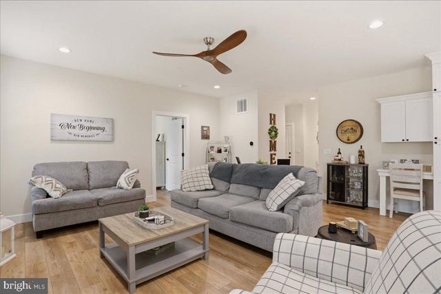 306 DOGWOOD DR, Cross Junction, VA 22625
