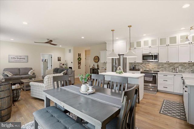 306 DOGWOOD DR, Cross Junction, VA 22625