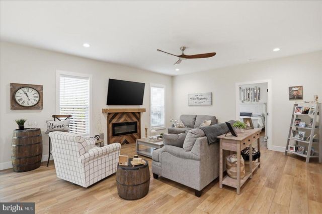 306 DOGWOOD DR, Cross Junction, VA 22625