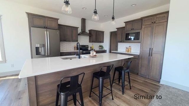 213 Lynch Lane, Pella, IA 50219