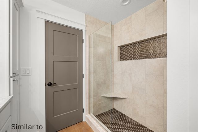 213 Lynch Lane, Pella, IA 50219