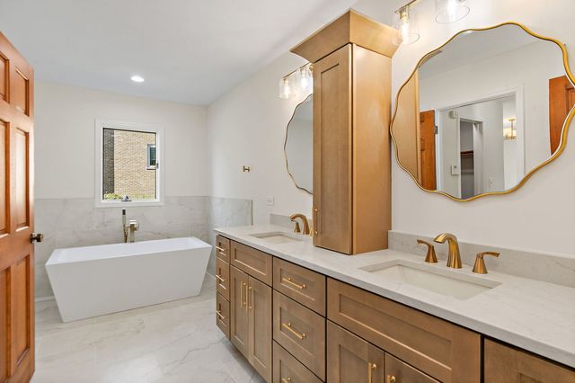 1548 Wood Creek Trail, Bartlett, IL 60103