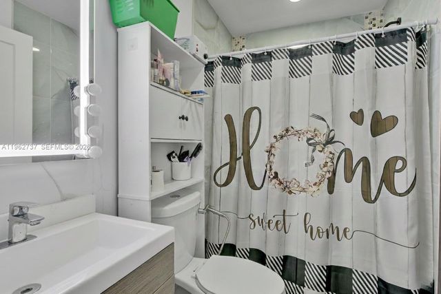 11751 SW 168th Ter, Miami, FL 33177