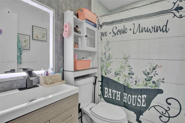 11751 SW 168th Ter, Miami, FL 33177