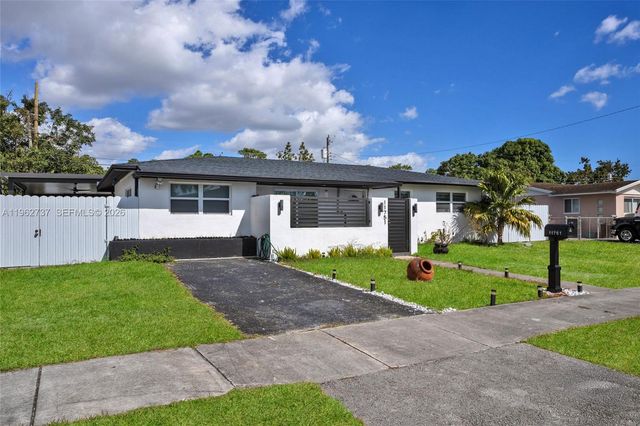 11751 SW 168th Ter, Miami, FL 33177