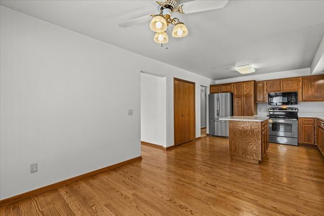 2126 Kennedy Drive, Rochester Hills, MI 48309