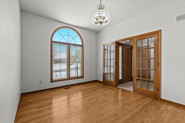 2126 Kennedy Drive, Rochester Hills, MI 48309