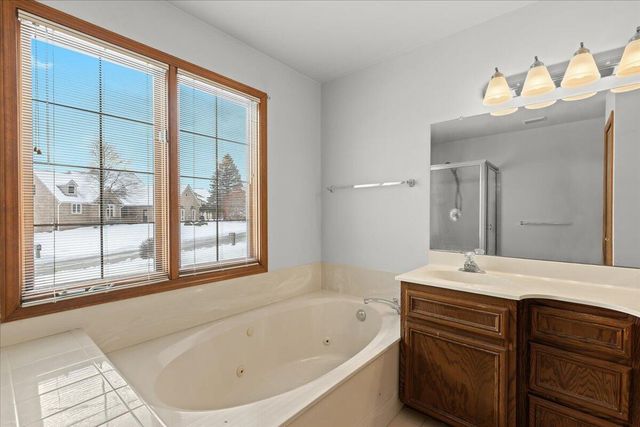 2126 Kennedy Drive, Rochester Hills, MI 48309