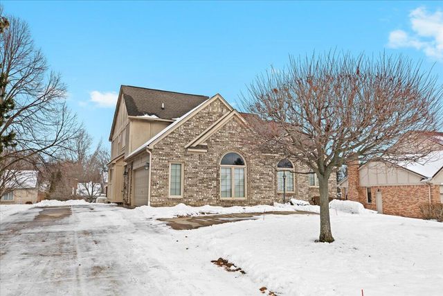 2126 Kennedy Drive, Rochester Hills, MI 48309