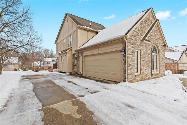 2126 Kennedy Drive, Rochester Hills, MI 48309