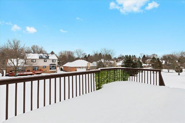 2126 Kennedy Drive, Rochester Hills, MI 48309