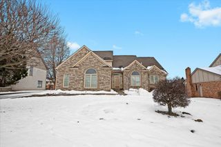 2126 Kennedy Drive, Rochester Hills, MI 48309