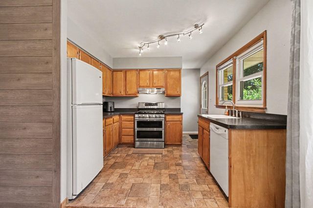 612 S Jackson Boulevard, Chesterton, IN 46304
