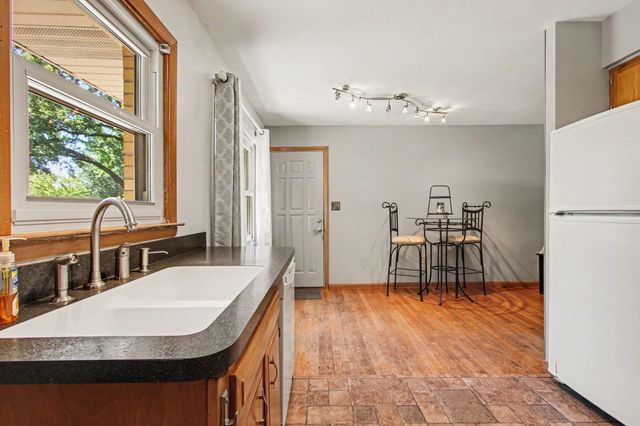 612 S Jackson Boulevard, Chesterton, IN 46304