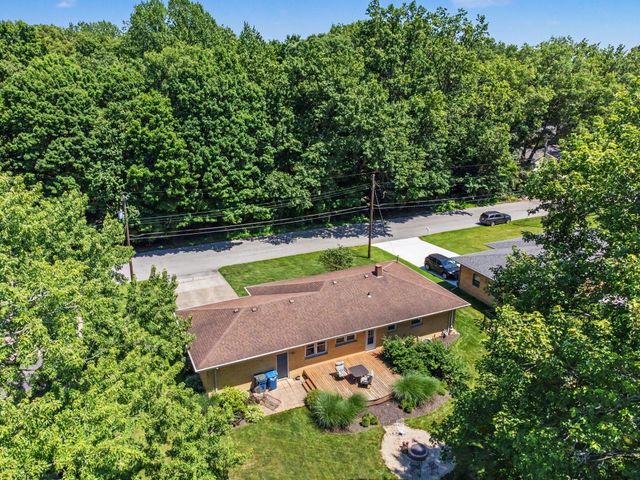 612 S Jackson Boulevard, Chesterton, IN 46304