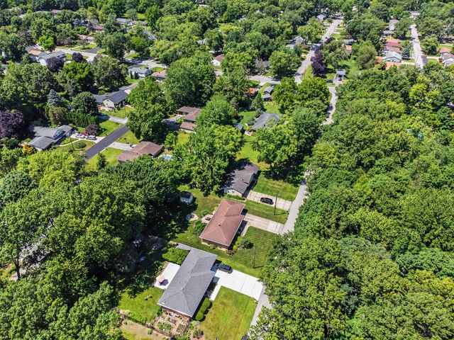 612 S Jackson Boulevard, Chesterton, IN 46304