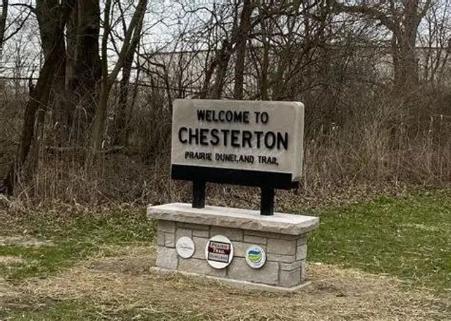 612 S Jackson Boulevard, Chesterton, IN 46304