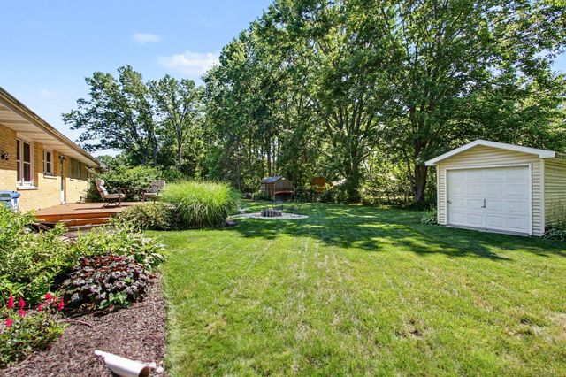 612 S Jackson Boulevard, Chesterton, IN 46304