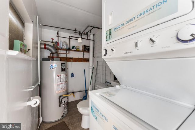 1061 WEST AVE, Ocean City, NJ 08226