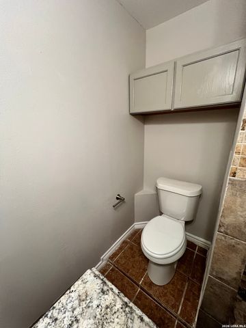 319 Harding Pl Unit 2, San Antonio, TX 78203